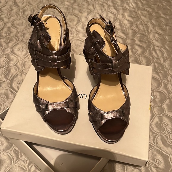 Heels - Picture 3 of 5